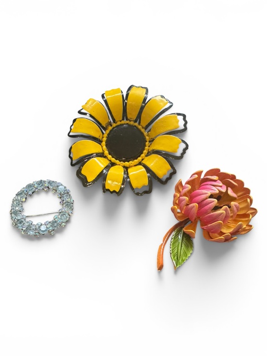 Jewelry - Vintage 1960s Costume Jewelry Brooch Lot Enamel Flower Power & Rhinestone Wreath